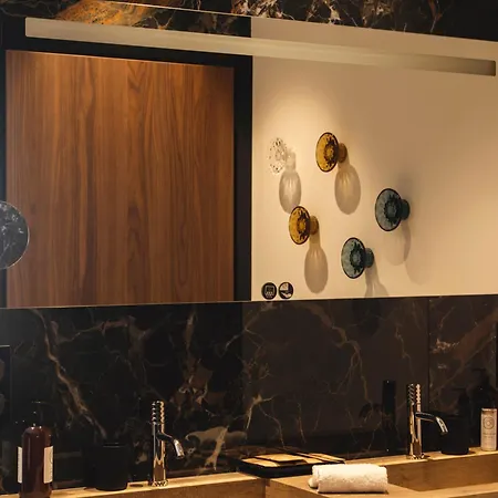 Urbana ホテル 5*