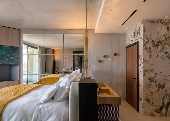 Urbana Hotel